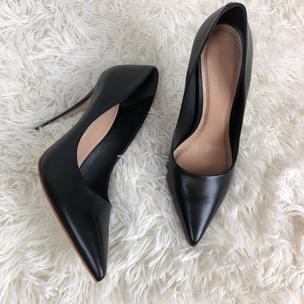 Massimo Matteo • Pointy Toe Pump • Black • Size 8